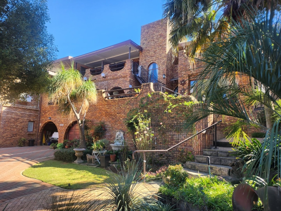 9 Bedroom Property for Sale in Schoemansville North West